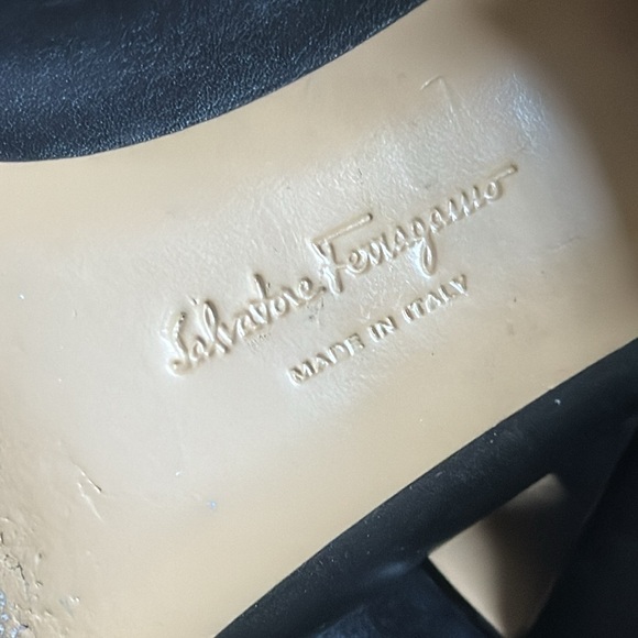 Salvatore Ferragamo Leather Pumps - Picture 7 of 8